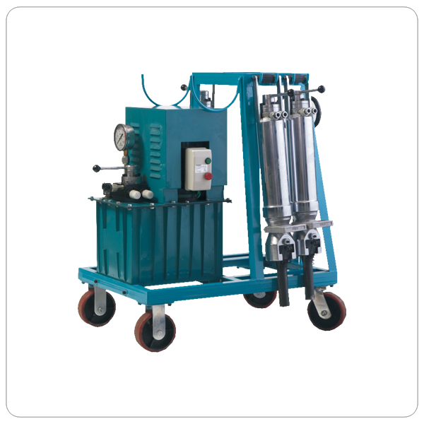 動力型劈裂機(jī)動力油站